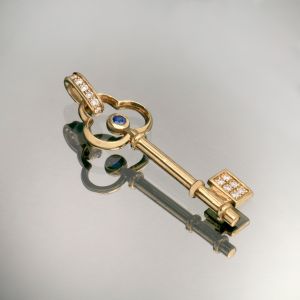 Gold pendant key