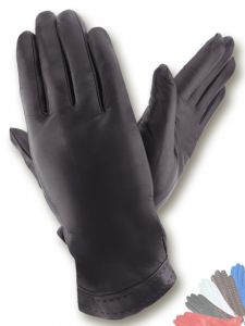  Black leather gloves
