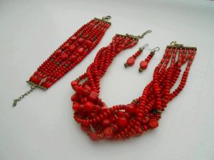 Coral short chunky necklace
