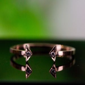 Diamond arrow ring