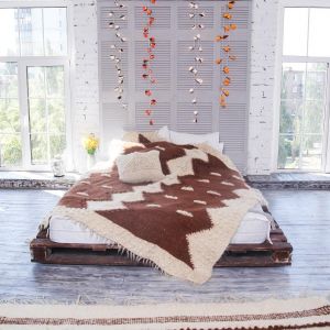 White-brown king size blanket