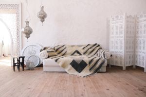 Handmade light gray wool sofa throw "Trendy pattern"