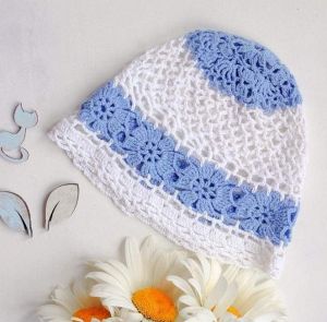 Baby knitted hat "Daisy"