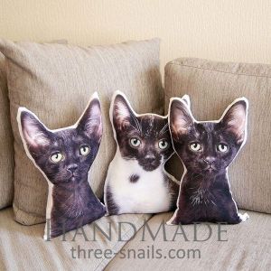 Best decorative pillows set "Three cats"