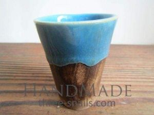 Brown round pot for cactus "Blue lace"