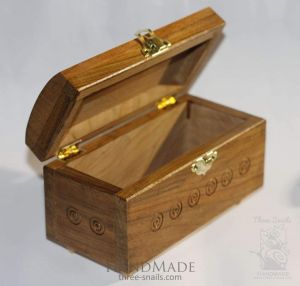 Carved boxes "Queen"