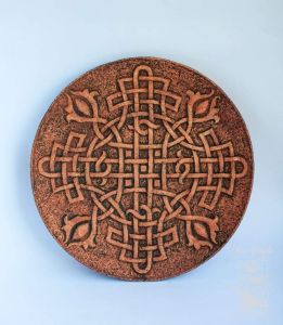 Ceramic plate "Celtic knot"