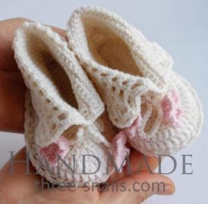 Crochet baby shoes "White tenderness"