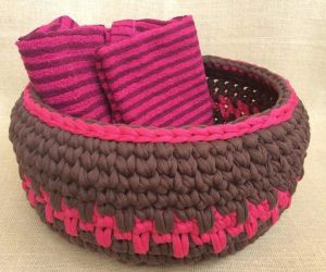 Crochet basket "Choco-Raspberry"