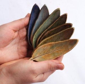 Decorative ceramic leaves