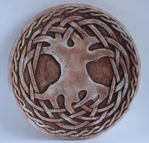Decorative ceramic plate "Celtic knot"