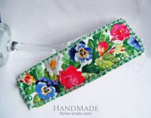 Embroidered bracelet "Flower mood"