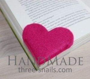 Felted bookmark "Pink heart"