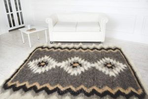 Handcrafted wool woven rug "Story"