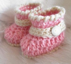 Handmame baby bootees "Pink miracle"