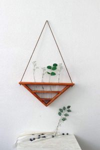 Hanging triangle shelf "Triangle design"