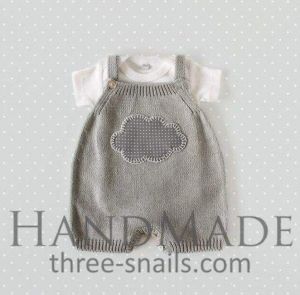 Knitted romper for babies