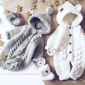 Knitted rompers for babies