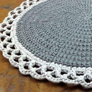 Knitted wool round rug