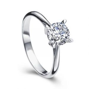 Engagement diamond ring for women