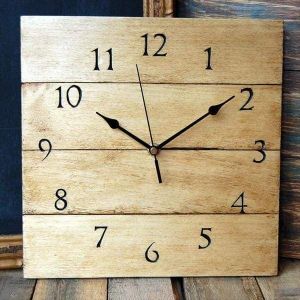 Large pallet wall clock