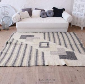 Modern gray area rug "Ideal geometry"