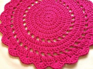 Openwork crochet rug "Sweet life"