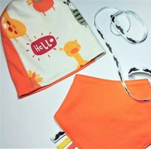 Orange baby hat with personalized bib "Orange mood"