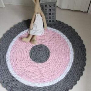 Pink pattern rug for nursery