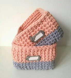 Rectangular crochet basket with handles