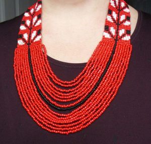 Red beaded necklace "Oreol"