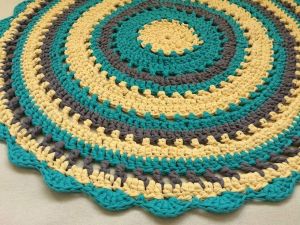 Round crochet rug "Comfort"