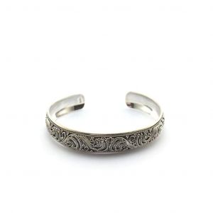 Stackable silver bracelet