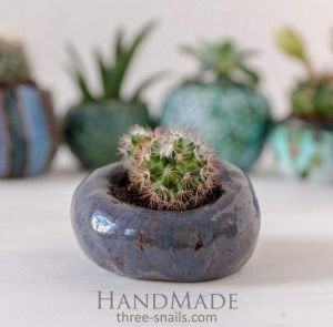 Tiny glazed planter
