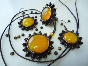 Vintage style copper jewelry set "Yellow diamonds"
