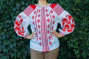 White embroidered blouse vyshyvanka "Red pattern" 