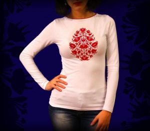 White long sleeved t shirt with embloidery «Baroque Tree»