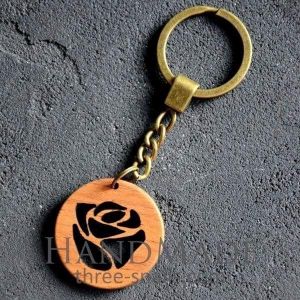 Wooden keychain rose