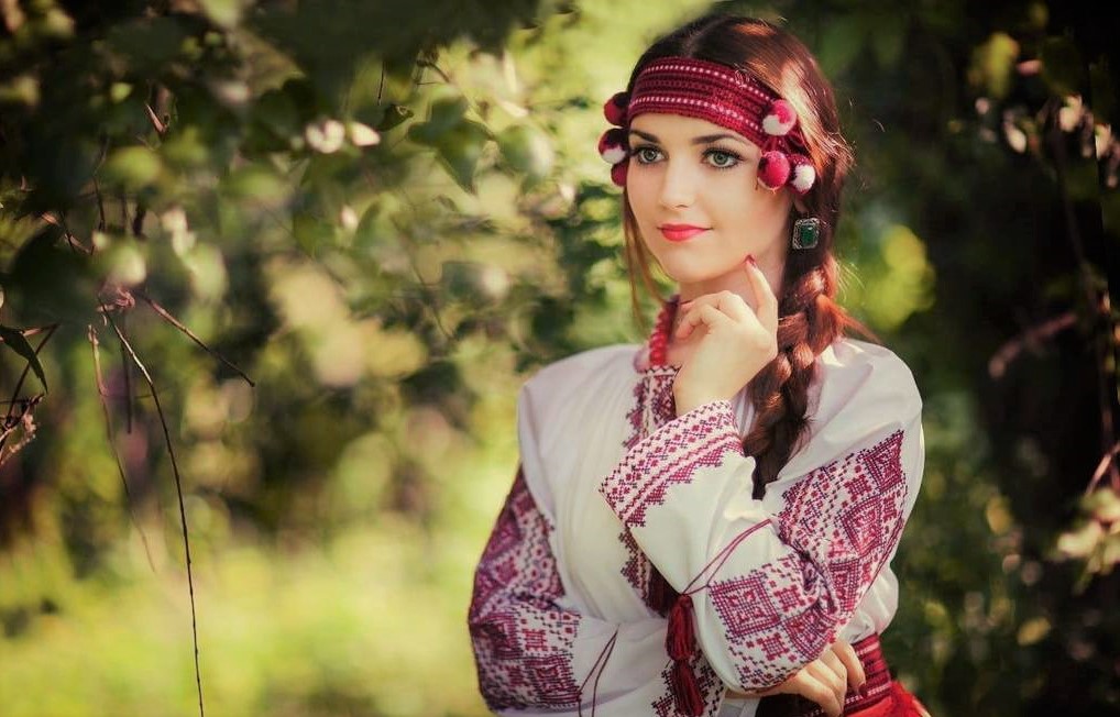 Wealthy braid - twine symbol of maidenly Ukrainian beauty