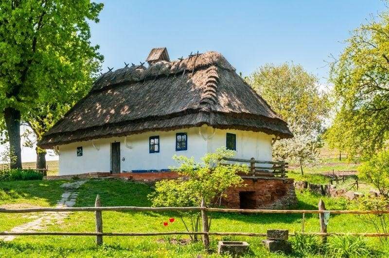 Ukrainian hut: which inheritance have the ancestors left for future generation
