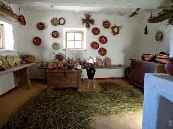Table-chest in ukrainian hut